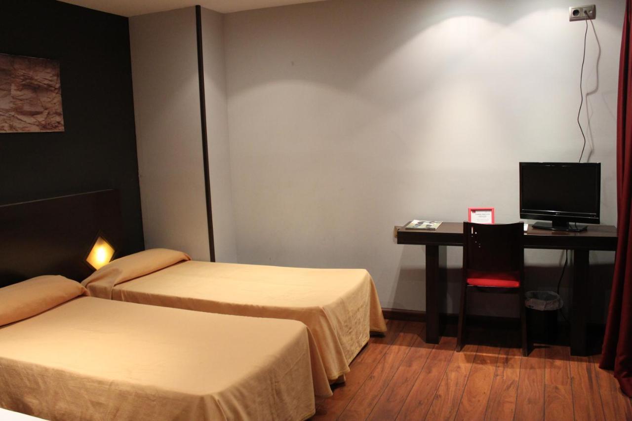 Hostal Royal Almorox Екстер'єр фото